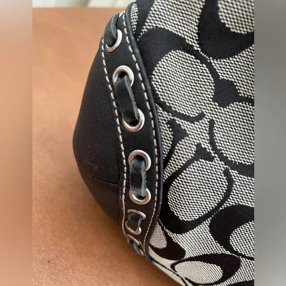 Coach EUC πHost Pick x2π flap shoulder bag- Signature grey, black with silver - Picture 4 of 14